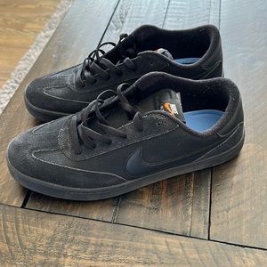 Men’s Nike SB FC standard